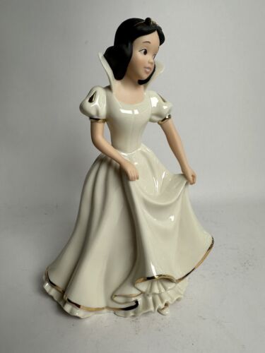 Lenox Classics Disney Showcase orders Collection Snow White Figurine Sleepy