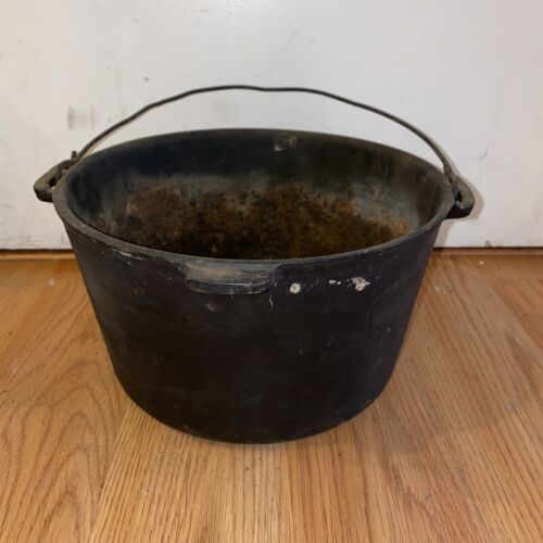 Cast Iron Deep small Cauldron Pan With Handle – Unique Antiques of