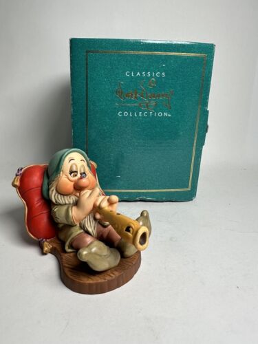 Disney WDCC rare deals sneezy